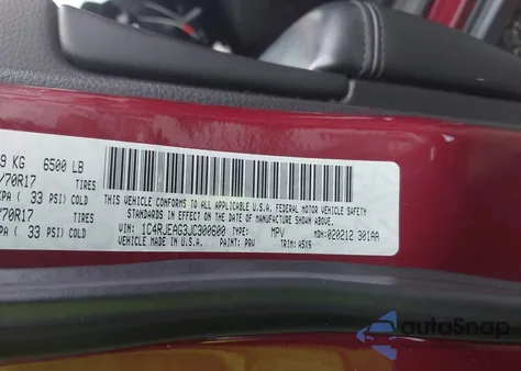 2018 Jeep Grand Cherokee Laredo E 4X2 из США, поврежденный, VIN 1C4RJEAG3JC300600